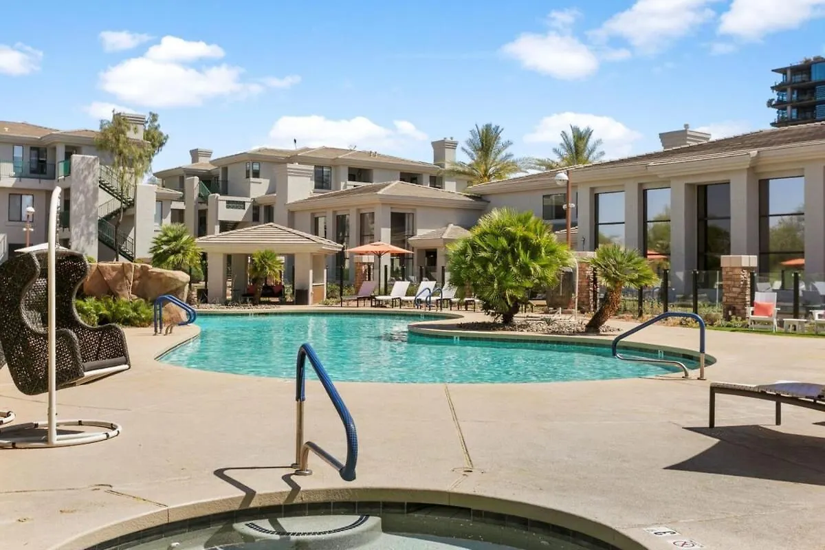 3Br Cozysuites At Kierland Commons With Pool #14 Scottsdale Apartment