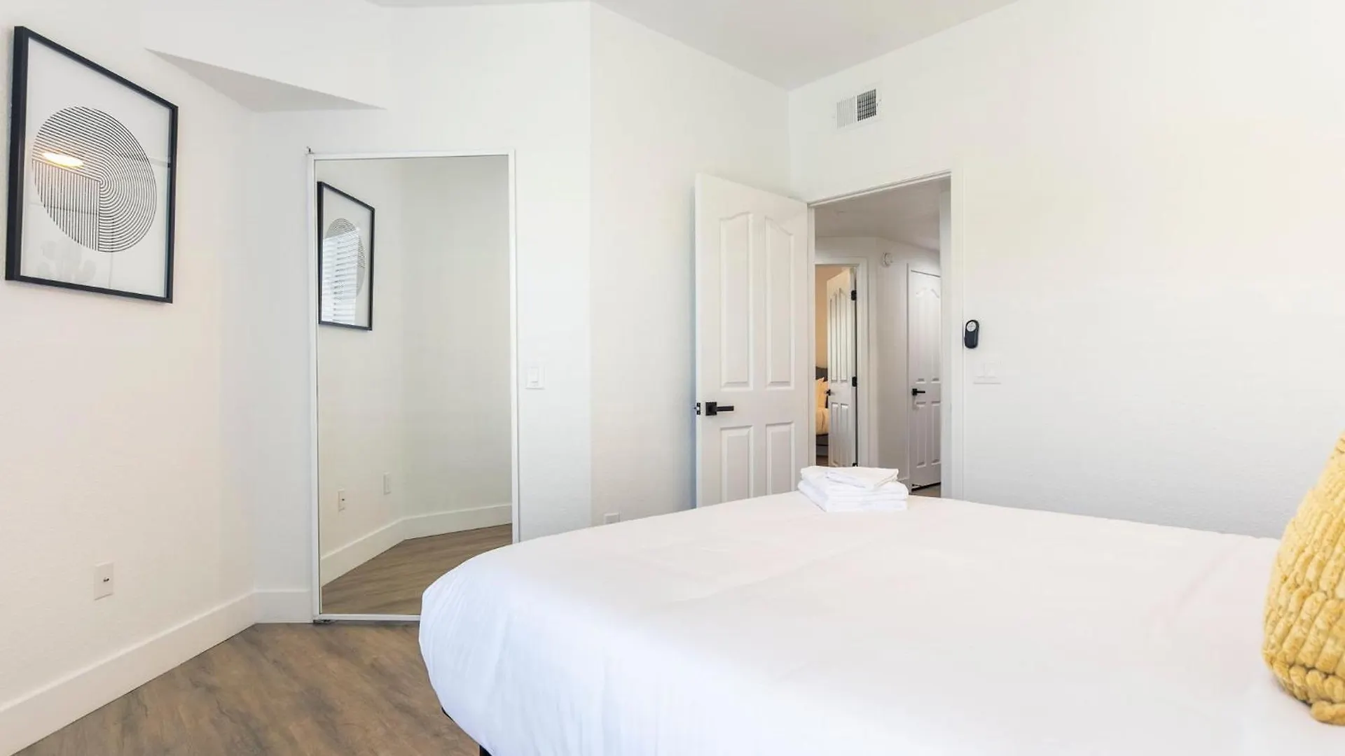 3Br Cozysuites At Kierland Commons With Pool #14 Scottsdale Apartment